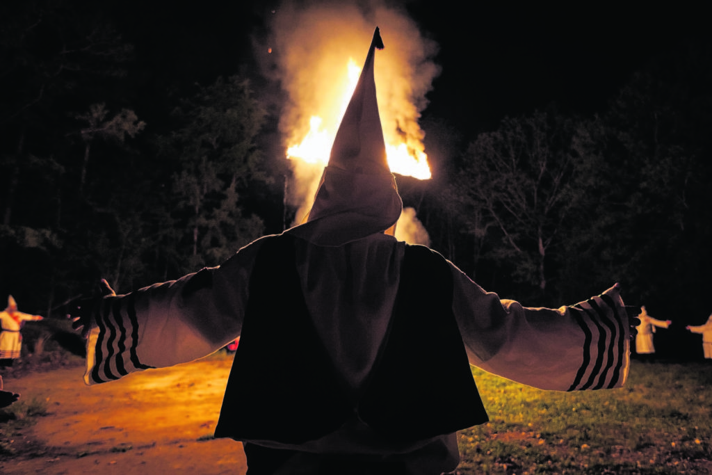 Bandenverwicklungen bei Untreue-Observation unserer Detektive yl-KuKluxKlan-1024x683 Bandenverwicklungen bei Untreue-Observation unserer Detektive