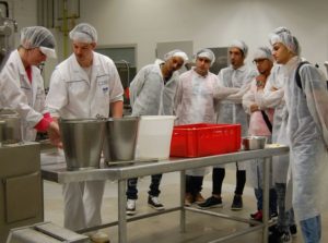KIN_Lebensmittelpraktiker1_Informationstag_300dpi_1000px-300x223 Qualifizierungsmaßnahme für Flüchtlinge: Einstieg in die Lebensmittelindustrie
