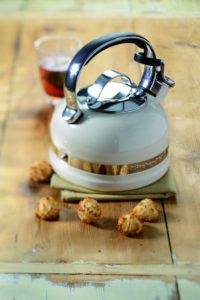 British stylish: Teatime mit KitchenAid KitchenAid_Wasserkessel_Ambiente-200x300 British stylish: Teatime mit KitchenAid
