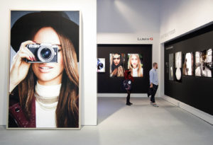 Dart entwickelt Brand Gallery für Panasonic Dart-Panasonic-Photokina2016-LP-IMG_0954-300x205 Dart entwickelt Brand Gallery für Panasonic