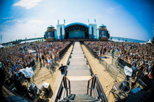 Faber Audiovisuals lieferte LED-Screens für Strandfestival „Zand“ Zand-Festivalweb-300x200 Faber Audiovisuals lieferte LED-Screens für Strandfestival „Zand“