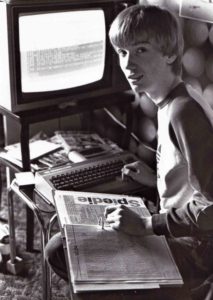 Kampf gegen den Leukämie braucht weiter Mitstreiter StefanMorschComputer1984FotoHerbertPiel-2-213x300 Kampf gegen den Leukämie braucht weiter Mitstreiter