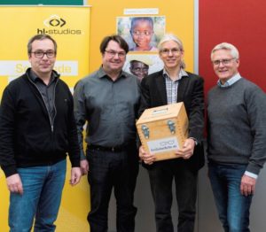 hl-studios aus Erlangen unterstützt Entwicklungshilfeprojekt "EinDollarBrille" 161206_One_Dollar_Glasses_250_DSC8580-300x262 hl-studios aus Erlangen unterstützt Entwicklungshilfeprojekt "EinDollarBrille"