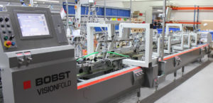 kip-faltschachtelklebemaschine_1-300x145 Graphische Betriebe Kip installiert neue Faltschachtelklebemaschine