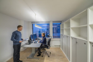 4b9e263ada-300x200 Maßgeschneiderte Pendelleuchten