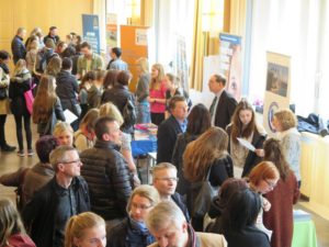 Junge Weltentdecker mit Fernweh gesucht – Infomesse zu Auslandsaufenthalten am 25. März 2017 in Erfurt JuBi_Erfurt_2016-300x225 Junge Weltentdecker mit Fernweh gesucht – Infomesse zu Auslandsaufenthalten am 25. März 2017 in Erfurt