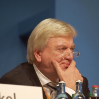 NPD-Verbotsverfahren: Bouffier reagiert zurückhaltend auf Forderung Lammerts dts_image_3713_tskctpsaje NPD-Verbotsverfahren: Bouffier reagiert zurückhaltend auf Forderung Lammerts