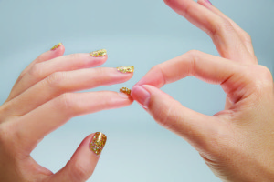 Unveil_Header_072914_Spa0301-kk-300x200 Einfaches Ablösen des Nagellackes in einem Stück