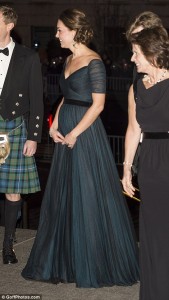 23ED368000000578-2867757-image-m-141_1418174868947-169x300 Schwangere Kate