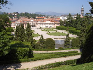 Sportlich und süß zugleich: Vareses Dolce Vita 3-Park-Palazzo-Estense-in-Varese-©-Camera-di-Commercio-di-Varese-300x225 Sportlich und süß zugleich: Vareses Dolce Vita