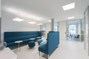 Glamox-C95-Anwendung1-300x200 Glamox C95: Licht für Raumarchitektur