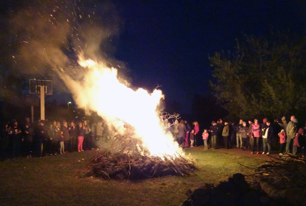 Renneritzer Walpurgisfeuer war wieder ein Besuchermagnet Walpurgisfeuer_Renneritz_2017_klein-1024x690 Renneritzer Walpurgisfeuer war wieder ein Besuchermagnet