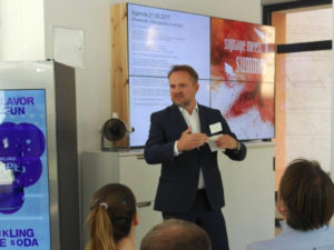 Fachdiskussion über Zukunft der Digitalisierung mit NEXGEN smart instore NEXGEN_si_Showroom_Marc-Masurath-300x225 Fachdiskussion über Zukunft der Digitalisierung mit NEXGEN smart instore