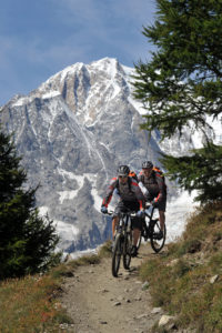 Biking am Viertausender VALLE-DAOSTA-MTB-in-Val-Ferret-foto-Paolo-Rey-7388-200x300 Biking am Viertausender