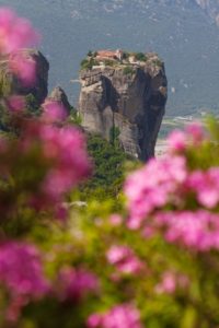 Mit Gebeco Höhepunkte der klassischen Antike entdecken Gri_Meteora_Monastery3_Sky-200x300 Mit Gebeco Höhepunkte der klassischen Antike entdecken