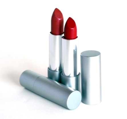 Lippenstifte-1 Vegane Naturkosmetik ist sexy! Angel Minerals bezaubert mit neuem Logo und mit neuen aufregenden Farben für verführerische Lippen