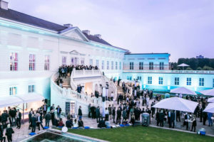 Der Party Löwe und Schloss Herrenhausen sorgten für Atmosphäre und Stimmung bei Jubiläumsausgabe der Media Night Hannover Media-Nightweb-1-300x200 Der Party Löwe und Schloss Herrenhausen sorgten für Atmosphäre und Stimmung bei Jubiläumsausgabe der Media Night Hannover