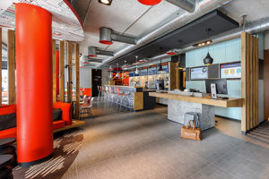 UMFASSENDE FRISCHZELLENKUR UND EIN NEUER HOTELDIREKTOR FÜR DAS IBIS MÜNCHEN MESSE Foto_ibis_muenchen_Messe_300kb-300x200 UMFASSENDE FRISCHZELLENKUR UND EIN NEUER HOTELDIREKTOR FÜR DAS IBIS MÜNCHEN MESSE