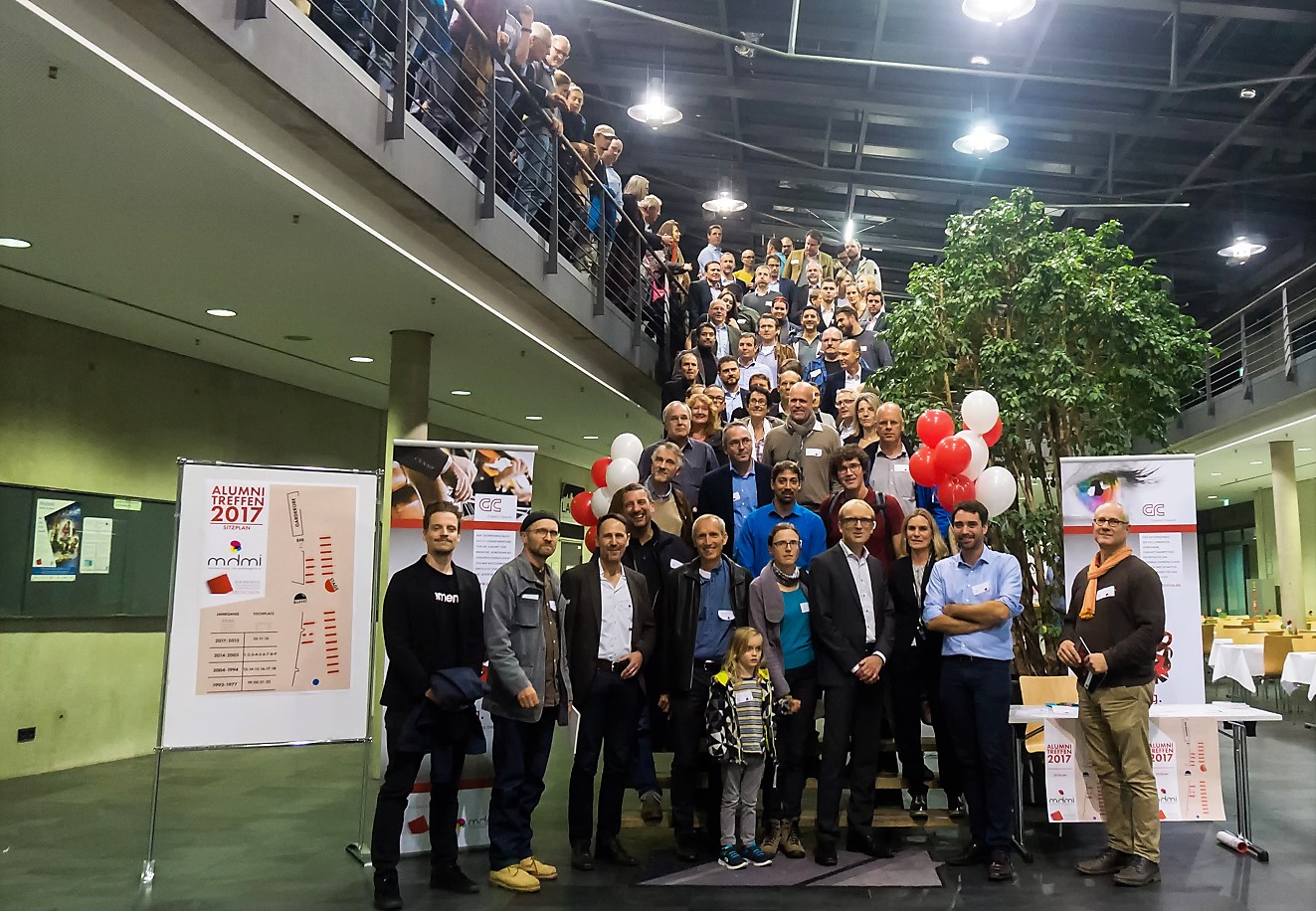 Gelebtes Netzwerk! Über 250 „Ehemalige“ des Studiengangs Druck- und Medientechnik beim Alumini-Treffen an der Hochschule MDMI_Alumni_Treffen_Foto Gelebtes Netzwerk! Über 250 „Ehemalige“ des Studiengangs Druck- und Medientechnik beim Alumini-Treffen an der Hochschule