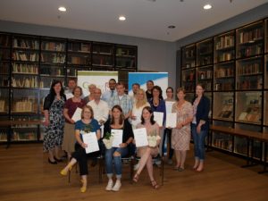 Adalbert-Raps-Stiftung fördert erneut drei Stipendien zum Gewürz-Sommelier Raps-Stiftung_Absolventen-Gewürz-Sommelier-2017_Copyright-KErn2_1000px-300x225 Adalbert-Raps-Stiftung fördert erneut drei Stipendien zum Gewürz-Sommelier