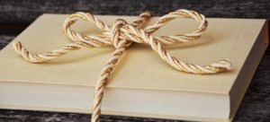 BuecherBeliebtestesGeschnek-300x136 Bücher sind die beliebtesten Weihnachtsgeschenke