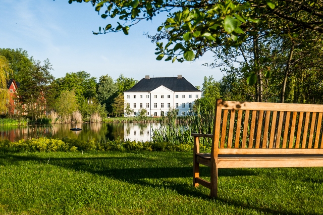 Außenansicht_Frülings-Arrangement_k Das schlossgut gross schwansee begrüßt Gäste und Interessenten auf der ITB 2018 in Halle 6.2a am Stand 106