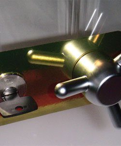 Aglastresor-keydeluxe2-250x300 Der Schlüsseltresor als neuer Kundenmagnet