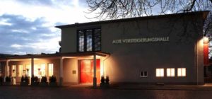 Bauhaus-Flair und Großmarkt-Ambiente in der Alten Versteigerungshalle Alte-Versteigerungshalle-außen_web-300x140 Bauhaus-Flair und Großmarkt-Ambiente in der Alten Versteigerungshalle