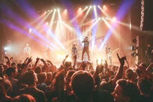 Donots touren mit ELATION und HOG 4 Donots_Wiesbadenweb-300x200 Donots touren mit ELATION und HOG 4