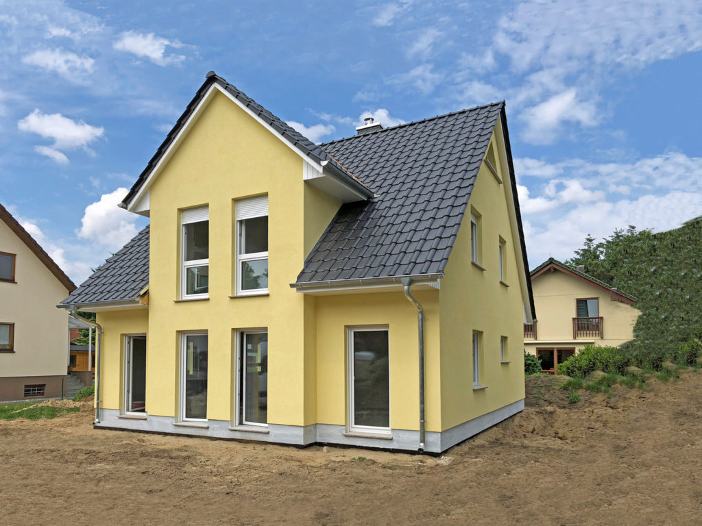 Roth-11-201_HB_StadtvillaLandhaus-in-Biesdorf_Bild_01-1024x768 Harmonie auf einem Grundstück: Stadtvilla und Landhaus | Hausbesichtigungen am 26./27. Mai in 12683 Biesdorf