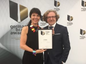 Traditionsunternehmen beweist erneut seine Markenkompetenz: FUMA erhält zum dritten Mal den German Brand Award IMG_9962-Kopie-2-300x225 Traditionsunternehmen beweist erneut seine Markenkompetenz: FUMA erhält zum dritten Mal den German Brand Award