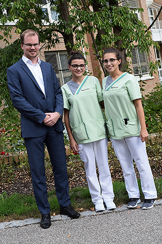 Drei neue Auszubildende an der Asklepios Orthopädischen Klinik Lindenlohe Auszubildende_300kb Drei neue Auszubildende an der Asklepios Orthopädischen Klinik Lindenlohe