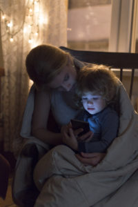 VisionGuard-lifestyle-Mom-Son-800x1203-1-200x300 Digitalen Sehstress vermeiden