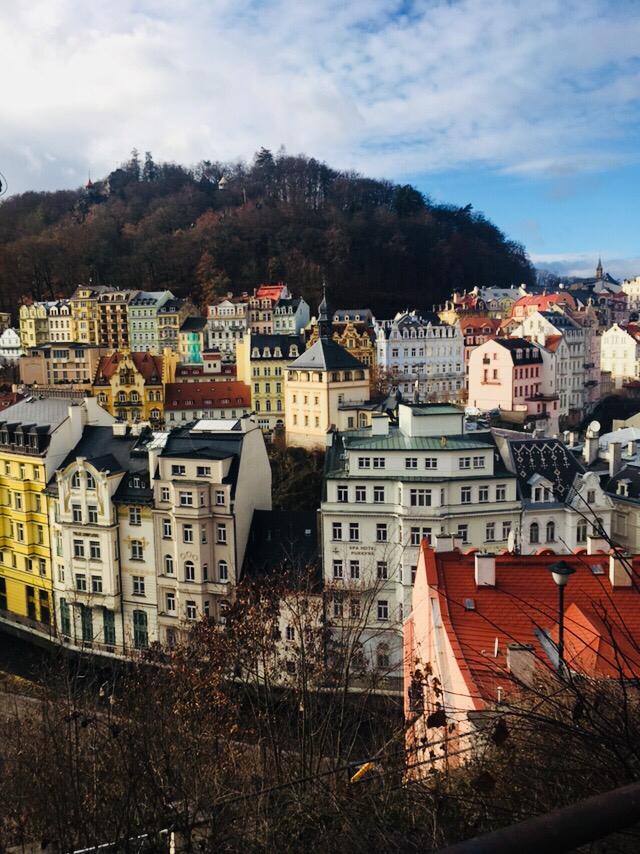 Boho Travels: Entspannen, erholen und verjüngen Sie sich in den magischen Kurorten der Tschechischen Republik. Karlovy-Vary-Boho-Travels Boho Travels: Entspannen, erholen und verjüngen Sie sich in den magischen Kurorten der Tschechischen Republik.