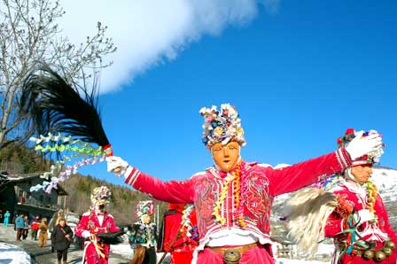 Coumba-Freida-in-Etroubles-©-Foto-archivio-Regione-Autonoma-Valle-dAosta Karneval in den italienischen Alpen – die Coumba Freida im Aostatal