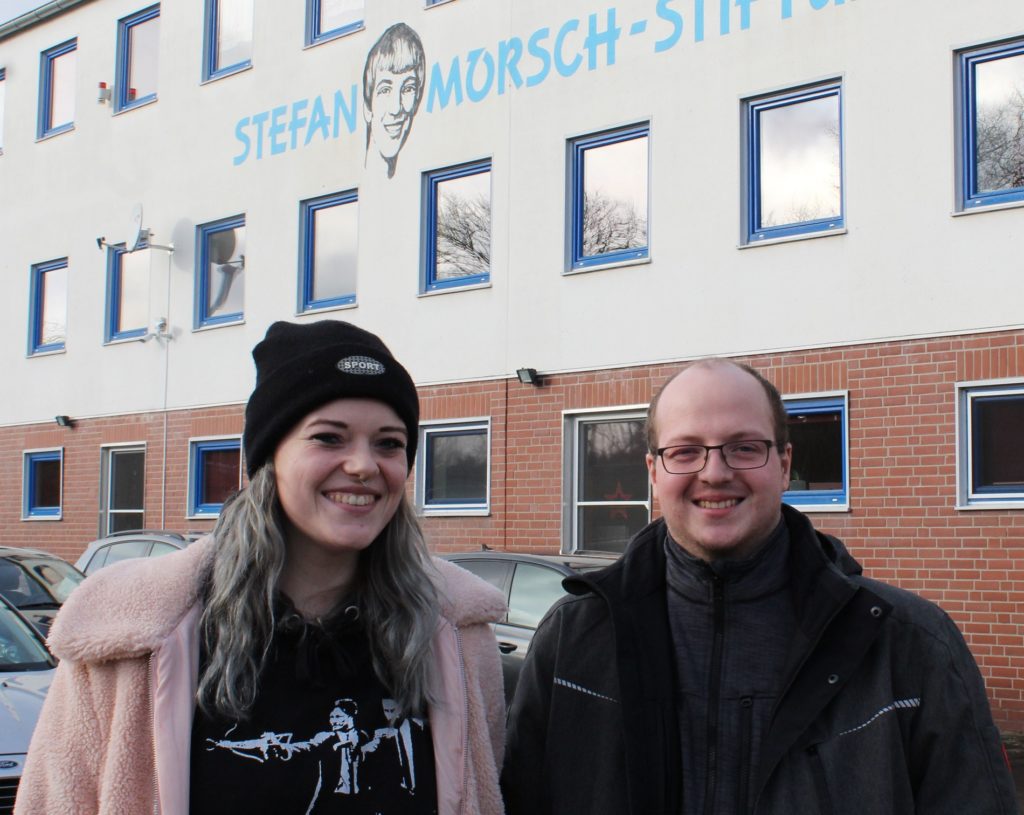 Als Team den Krebs besiegt 2018-12-18-Birkenfeld-Spender-PAtient-Maike-Akermann-und-Timo-Schwab-az-Gebäude-1024x815 Als Team den Krebs besiegt