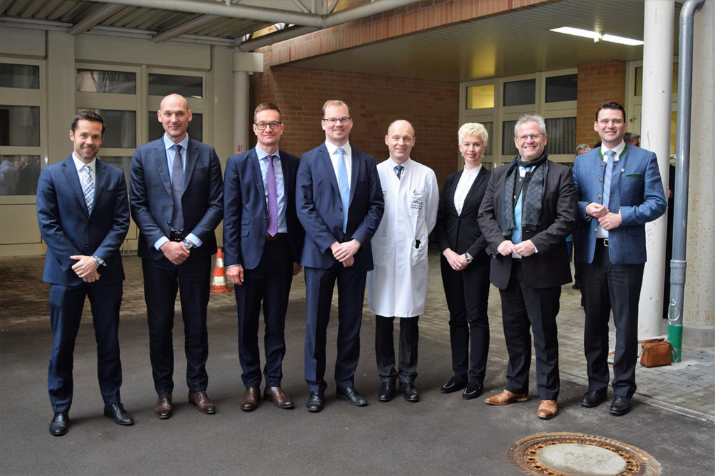Fünf neue Operationssäle und eine ZSVA für die Asklepios Orthopädische Klinik Lindenlohe Festgaeste_1MB-1024x682 Fünf neue Operationssäle und eine ZSVA für die Asklepios Orthopädische Klinik Lindenlohe