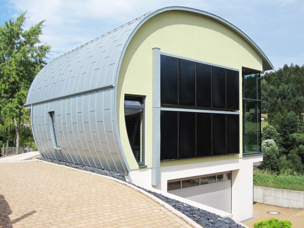 Energiehaus-1-1024x768 Cellulose-Dämmung – ideal für außergewöhnliche Architektur