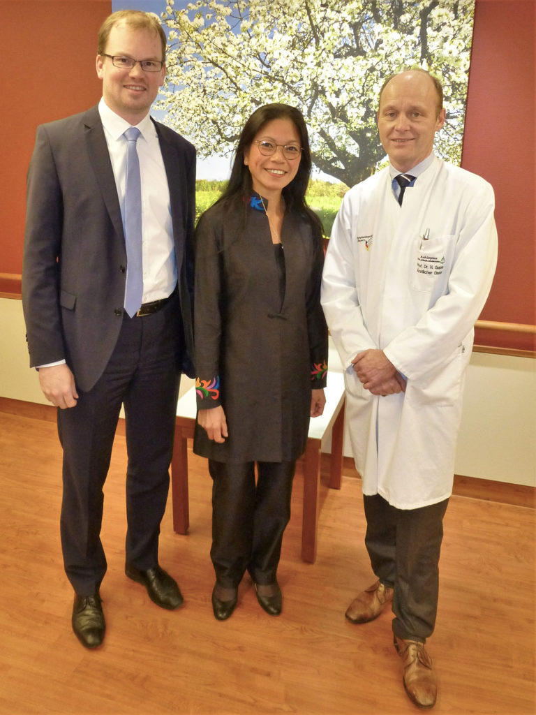 Asklepios Orthopädische Klinik Lindenlohe verstärkt Team und erweitert Leistungsspektrum Nguyen_2000x2000-768x1024 Asklepios Orthopädische Klinik Lindenlohe verstärkt Team und erweitert Leistungsspektrum