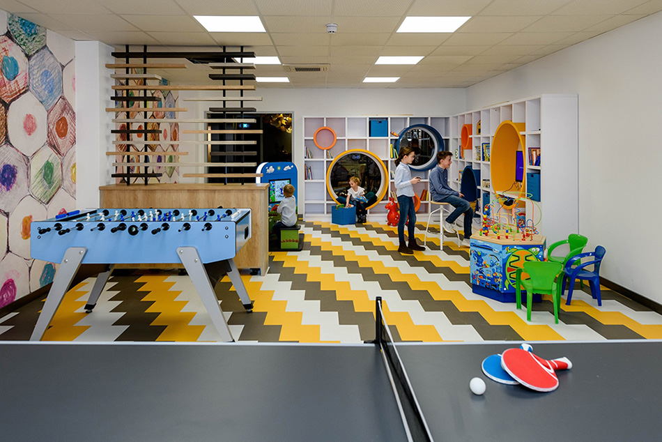 Spielezimmer_300kb „Glanz & Gloria“: ibis Styles Regensburg feierte Abschluss der Renovierung