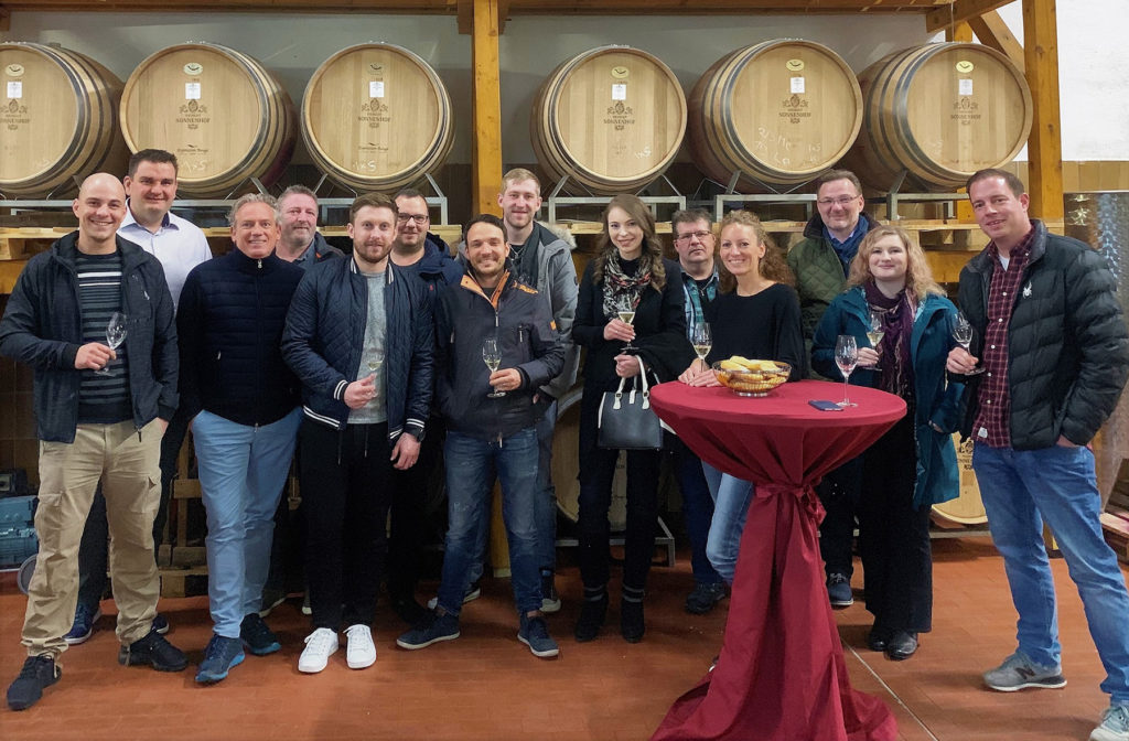 Mercure Mundschenke und Weingut Sonnenhof kreierten neue Rotwein Cuvée „Edition M9“ Foto1_Cuvetierung_1MB-1024x672 Mercure Mundschenke und Weingut Sonnenhof kreierten neue Rotwein Cuvée „Edition M9“