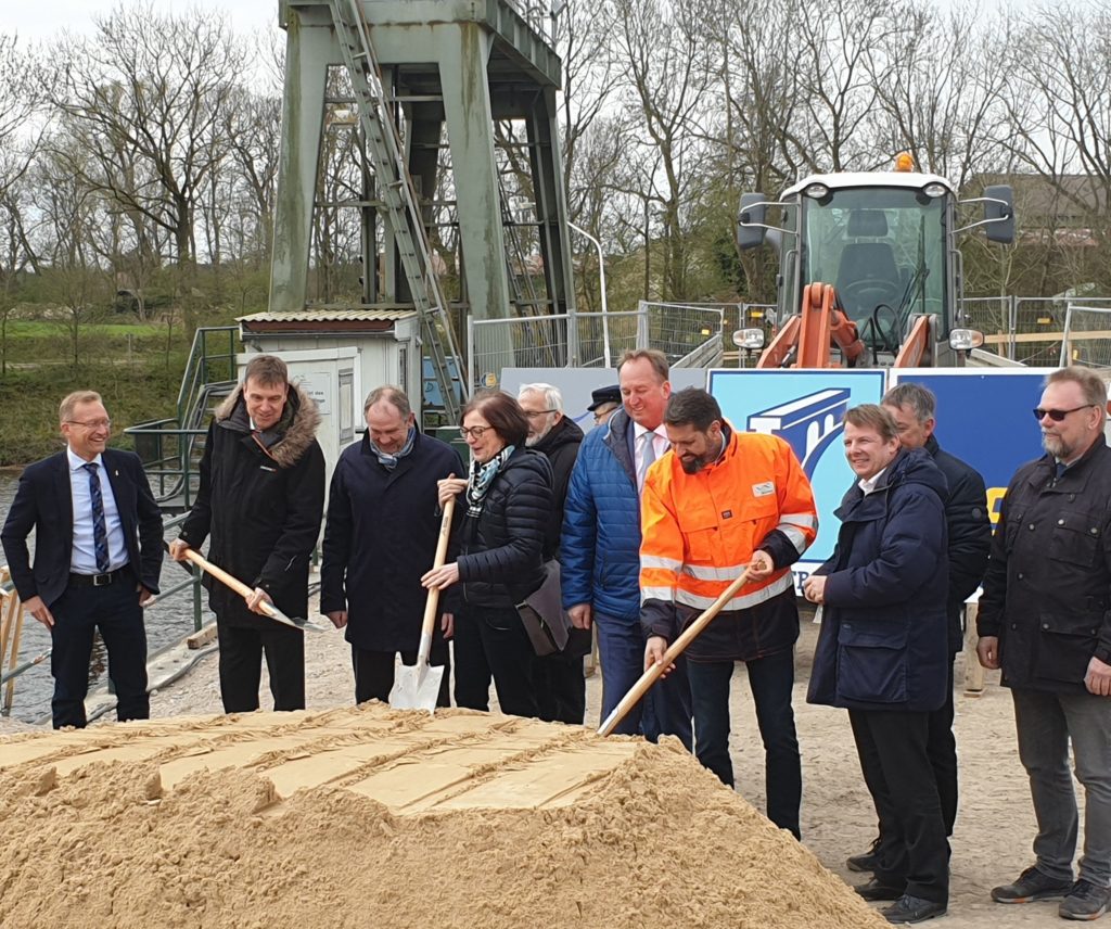Tractebel expertise safeguards coast in the German state of Lower Saxony SpatenstichHadelnerKanalschleuse-1024x856 Tractebel expertise safeguards coast in the German state of Lower Saxony