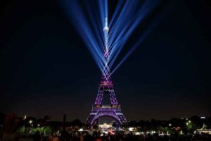 Eiffel-Tower-130th-Anniversary_web-300x200 Magnum setzt für Lichtshow zum 130. Jubiläum des Eiffelturms auf ELATION Proteus