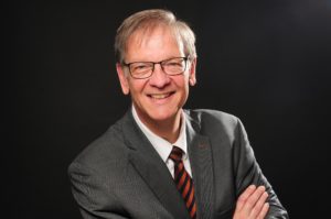 Dr-Volker-Krüger-Juli-2019-300x199 DR. KRÜGER & CIE. kooperiert mit ALLEN AUSTIN / USA