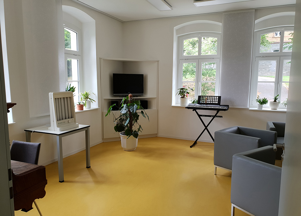 Klinik-Rodewisch_7_kleiner Neuer Glanz für historische Klinik Rodewisch: Denkmalschutzgerechte Sanierung mit UdiDämmsystemen