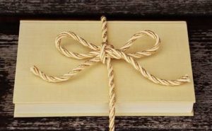 BuchGeschenkFabelhafteIdeeR-300x185 Ein Buch als Geschenk – eine fabelhafte Idee
