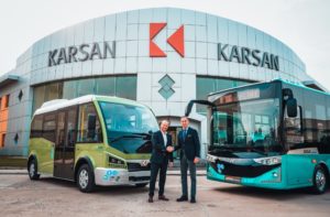 Quantron-AG-und-Muzaffer-Arpacıoğlu-300x197 Quantron bringt E-Busse von Karsan nach Deutschland