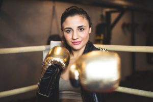 Unschlagbar mit Susi Kentikian: Box-Weltmeisterin im Alstertal-Einkaufszentrum Susi-Kentikian-@Derk-Machlitt-800-300x200 Unschlagbar mit Susi Kentikian: Box-Weltmeisterin im Alstertal-Einkaufszentrum