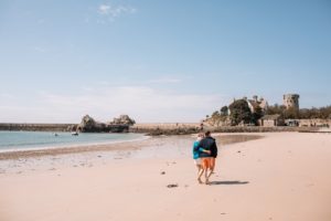 Wo der Frühling zeitig kommt – Auf Jersey hat’s die Natur eilig – Kanalinsel profitiert vom Golfstrom – Ideal für eine Inselauszeit PR_Strandspaziergang-300x200 Wo der Frühling zeitig kommt – Auf Jersey hat’s die Natur eilig – Kanalinsel profitiert vom Golfstrom – Ideal für eine Inselauszeit