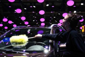 Aufwandsentschädigung nach Absage des Autosalon Genf 2020 Mitarbeiterin-Olymp-car-detailing_web-300x200 Aufwandsentschädigung nach Absage des Autosalon Genf 2020